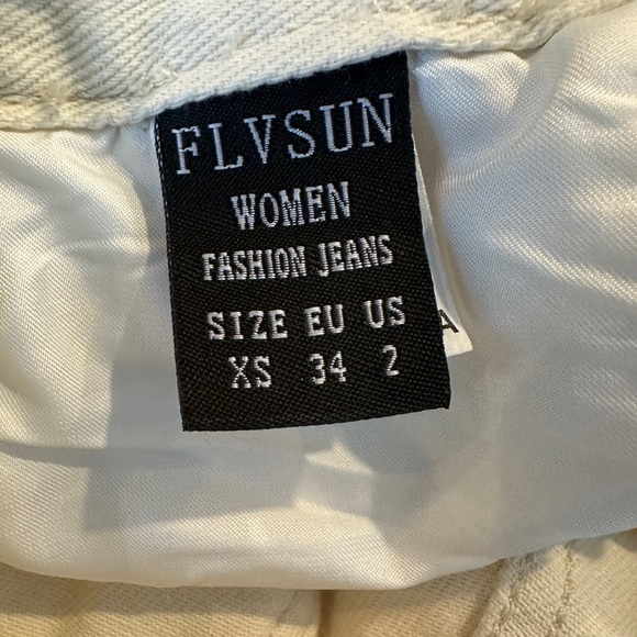 High Waisted White Cargo Jeans - Picture 5 of 5